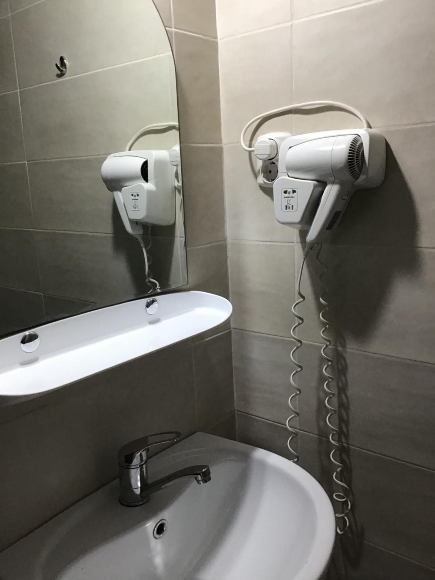 Rora Rose Hotel Bucureşti Ngoại thất bức ảnh
